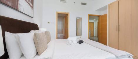 1 slaapkamer, een bureau, een strijkplank/strijkijzer, wifi