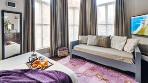 4 Schlafzimmer, Schreibtisch, Bügeleisen/Bügelbrett, Reisekinderbett