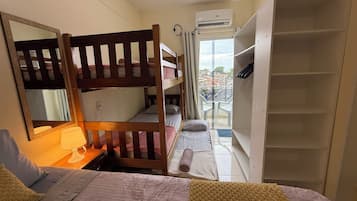 Estudio familiar, varias camas | Wifi gratis y ropa de cama
