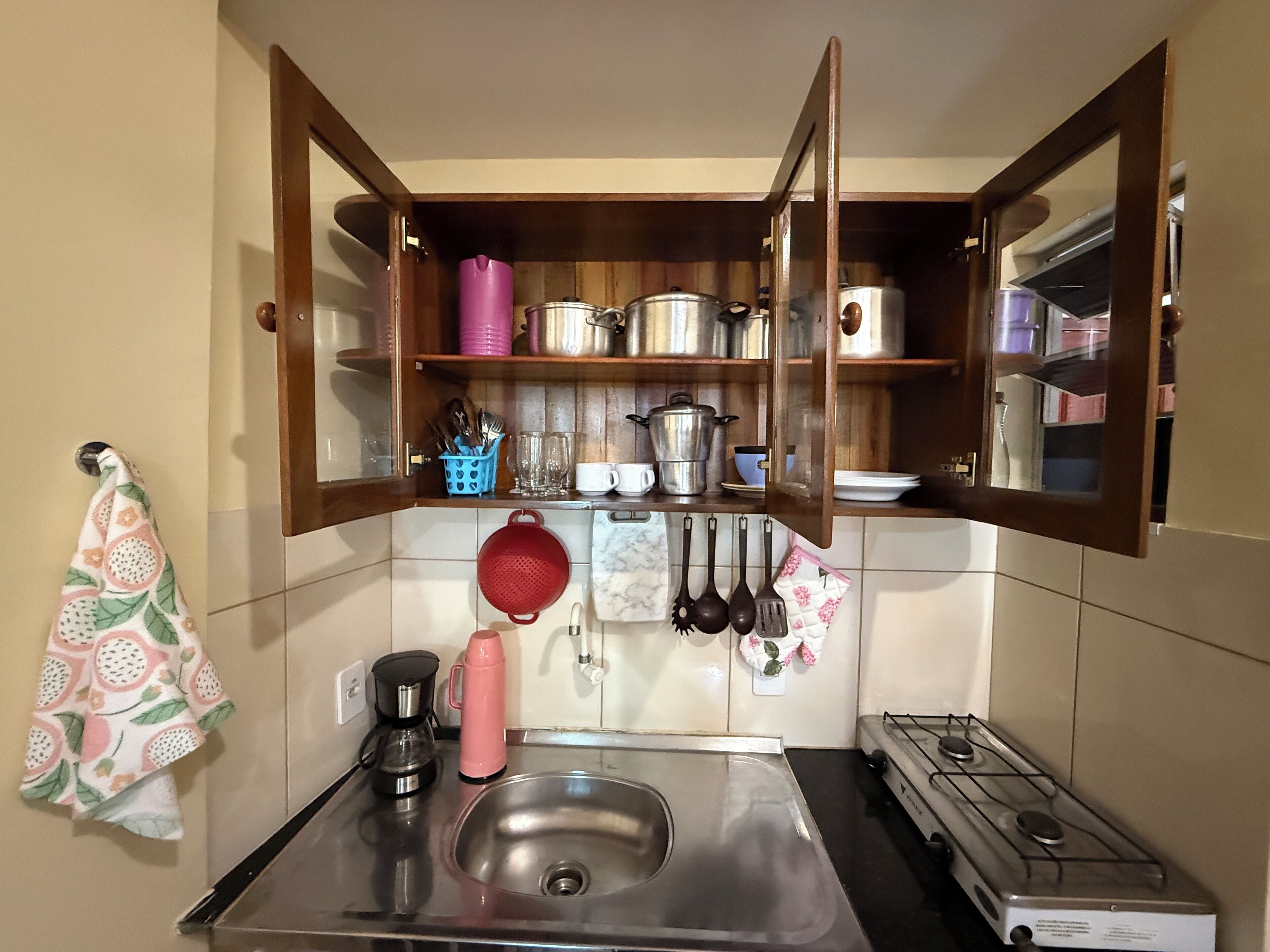 Estúdio família, várias camas | Cozinha privada | Geladeira grande, micro-ondas, cafeteira/chaleira