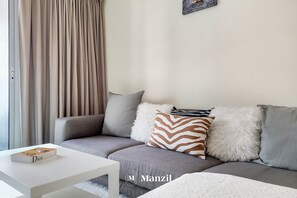 Luxury Apartment, Balcony, Marina View | Living area