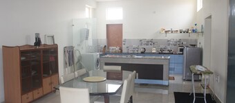 Spacious 6-bedroom villa in lovely Bhubaneswar with AC