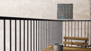 Apartment, 1 Bedroom, Courtyard View | Courtyard view