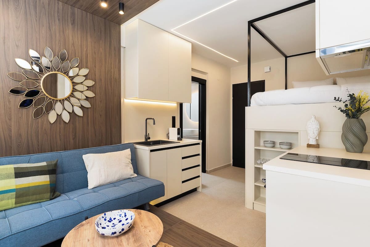 Studio, 1 Queen Bed with Sofa bed