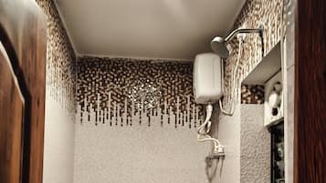 Classic Twin Room | Bathroom