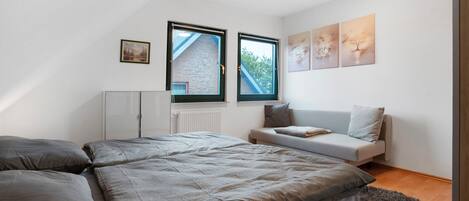 1 bedroom, iron/ironing board, WiFi