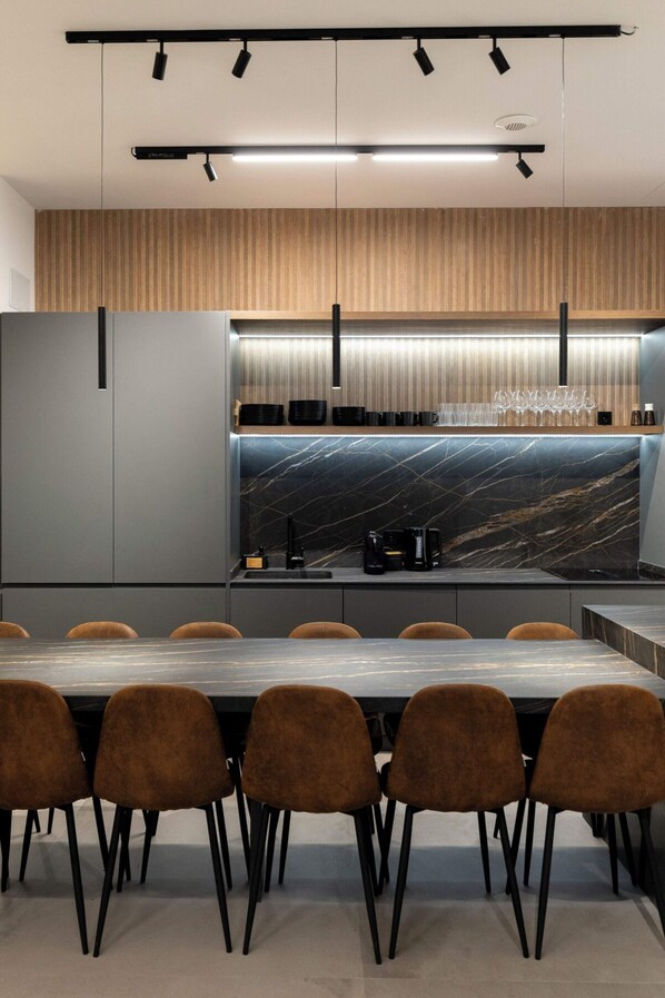 Dining - Luxury Apt! 4BD/4BTH en suite (Madrid)