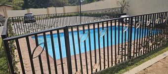 2-bedroom cozy apartment in a prime location in Lusaka with AC, fitness room