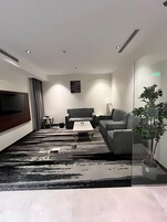 Smart TV 32 pulgadas con canales de televisión vía satélite