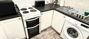 M Rooms @ 156. Entire Flat