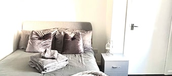 M Rooms @ 156. Entire Flat