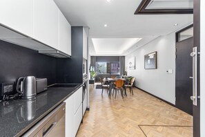 Apartment (0 Bedroom) | Interior