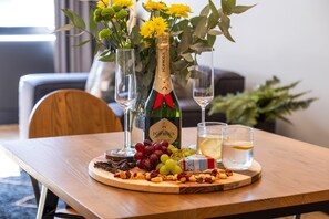 Apartment (0 Bedroom) | Interior - The Onyx 719 (Cape Town)