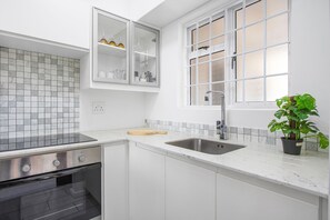 Apartment (0 Bedroom) | Interior