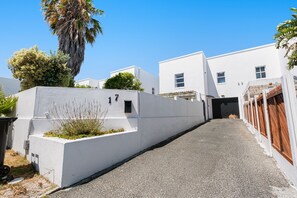 House (3 Bedrooms) | Interior - 17 Mullet Close (Cape Town)