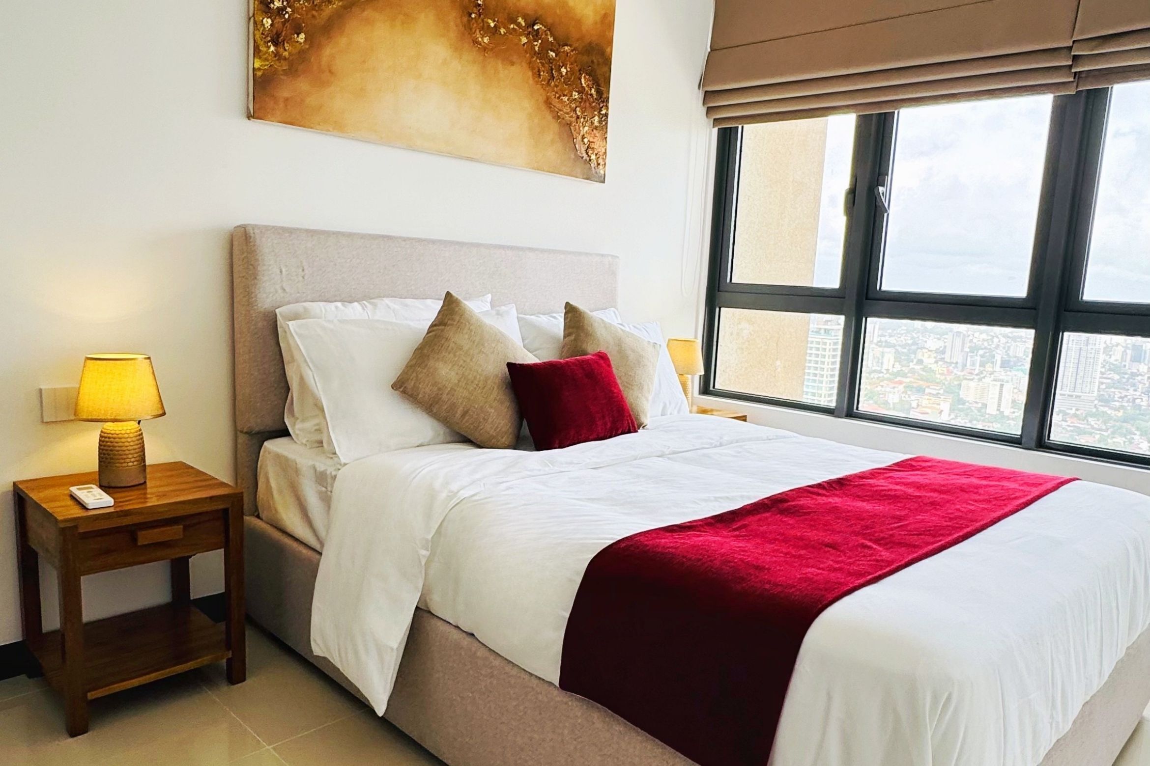 奢華公寓, 2 間臥室, 城市景觀 | 筆電工作空間、遮光布/窗簾、隔音、  熨斗/熨衣板