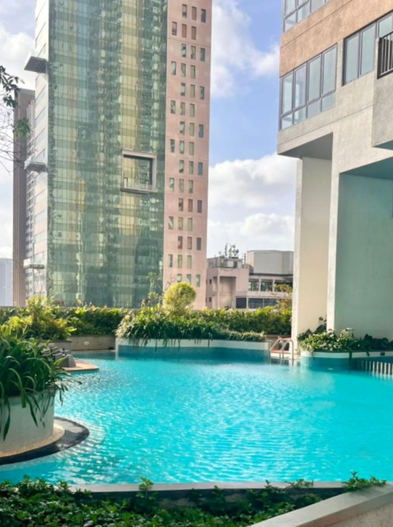 2 kolam renang outdoor