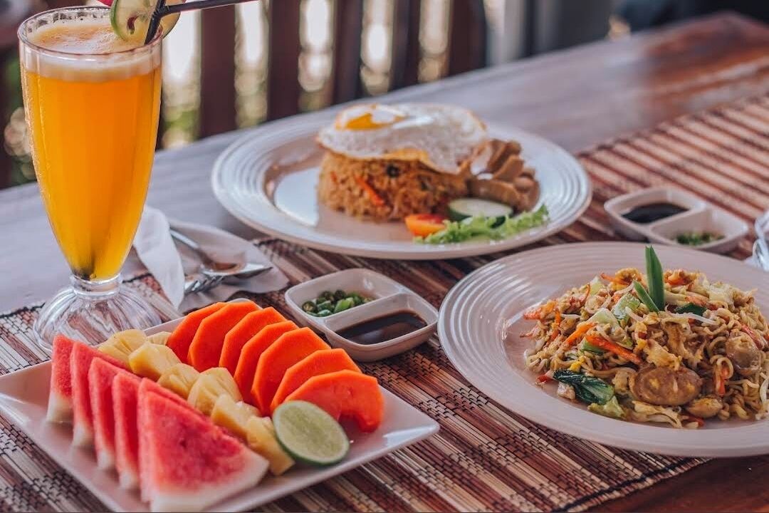 Daily buffet breakfast for a fee