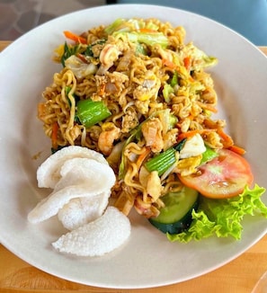 Daily buffet breakfast (IDR 223592.28 per person)