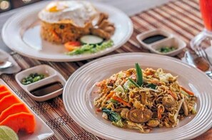 Daily buffet breakfast (IDR 223592.28 per person)