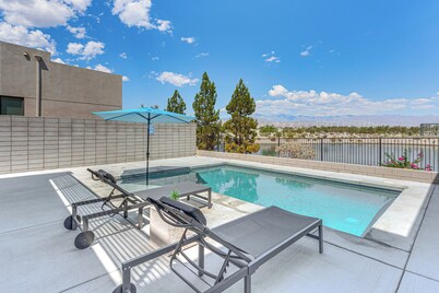Luxe Oasis: Modern Mtn-view Gem in Palm Springs!