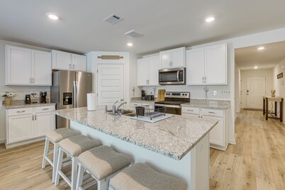 Bama Game Day Base: Newly Built Home Near UA!