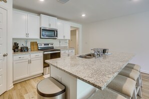 Interior - Bama Game Day Base: Newly Built Home Near UA! (Northport)