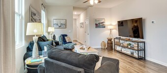 7 Mi to Dtwn Augusta! Modern Family Home