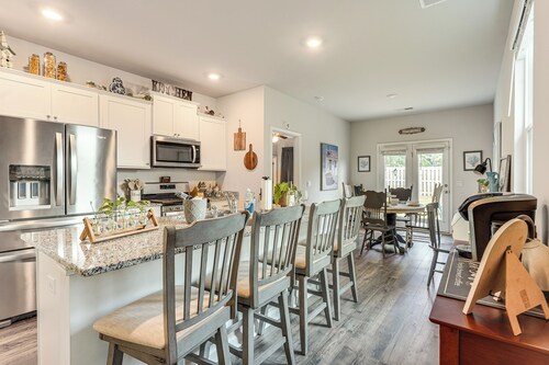 7 Mi to Dtwn Augusta! Modern Family Home