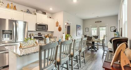 7 Mi to Dtwn Augusta! Modern Family Home