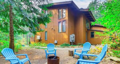 Walk to Twin Lakes: All-season Idaho Condo!