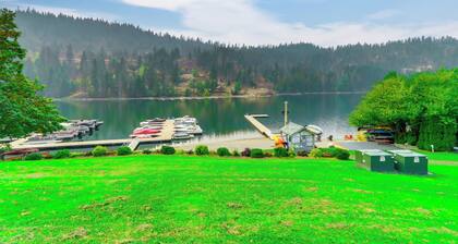 Lakeside Winter Walks! Idaho Condo w/ Resort Perks