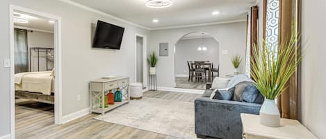 House (2 Bedrooms) | Interior