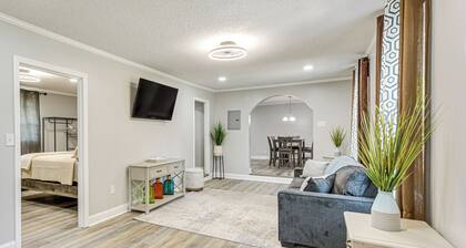 Private Deck & Yard: Home 3 Mi to Dtwn Sanford!