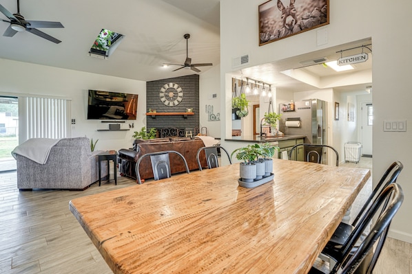 House (3 Bedrooms) | Interior