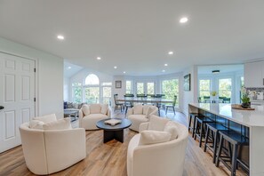 House (5 Bedrooms) | Interior