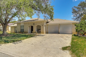 Interior - 2 Mi to South Texas Medical Center: Home w/ Patio (San Antonio)