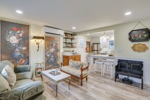 House (2 Bedrooms) | Interior