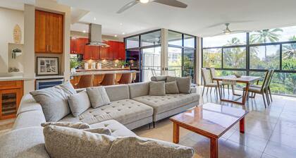 1 Mi to Beach, Remote Work Hub: Modern Kailua Gem!
