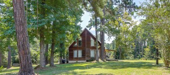 Wraparound Porch: Toledo Bend Reservoir Retreat!