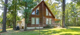 Wraparound Porch: Toledo Bend Reservoir Retreat!