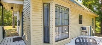 Wraparound Porch: Toledo Bend Reservoir Retreat!