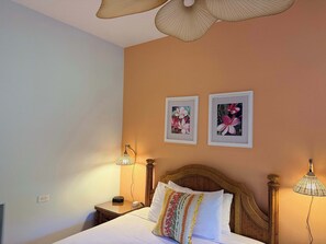 1 bedroom, WiFi, bed sheets - Beachfront Maui B&B w. BBQ, Free Breakfast, AC & Sunset Views | Beach access (Lahaina)