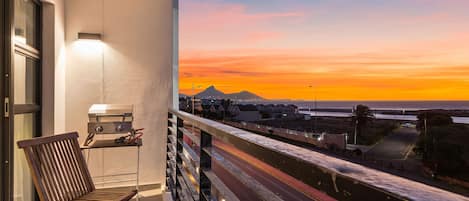 Apartment (2 Bedrooms) | Front of property