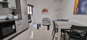 Fridge, microwave, oven, stovetop - Centrally located in Sliema, this apartment puts you steps from shops, restaurants, cafés, and the lively promenade (Tas-Sliema)