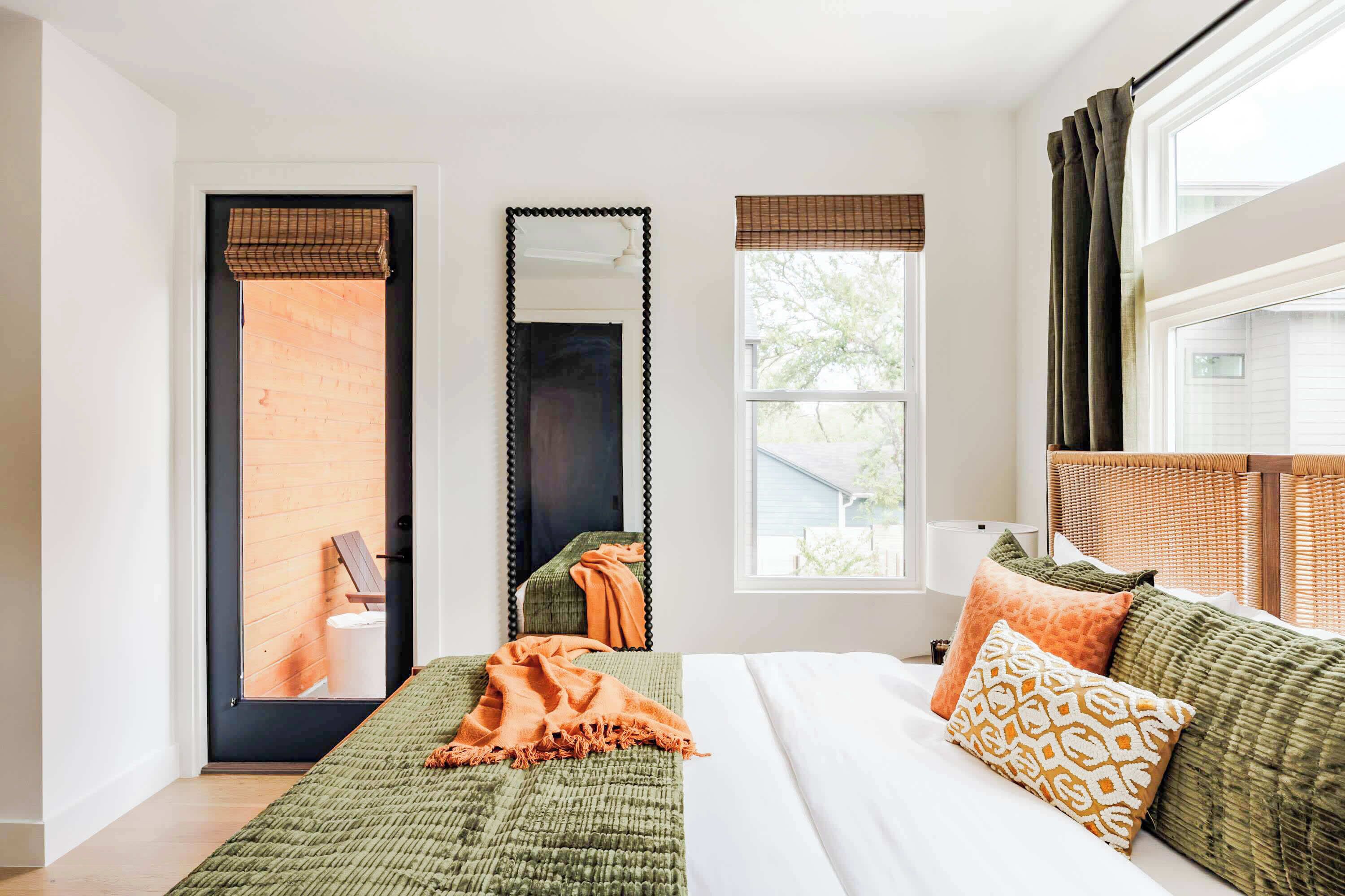 10 bedrooms, desk, iron/ironing board, travel crib