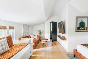 10 bedrooms, iron/ironing board, travel cot, WiFi