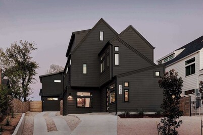 Four New Luxury Austin Homes | Saunas and Hot Tubs