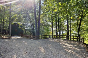 Property grounds - Time Out Summary:<br>Esc (Murphy)