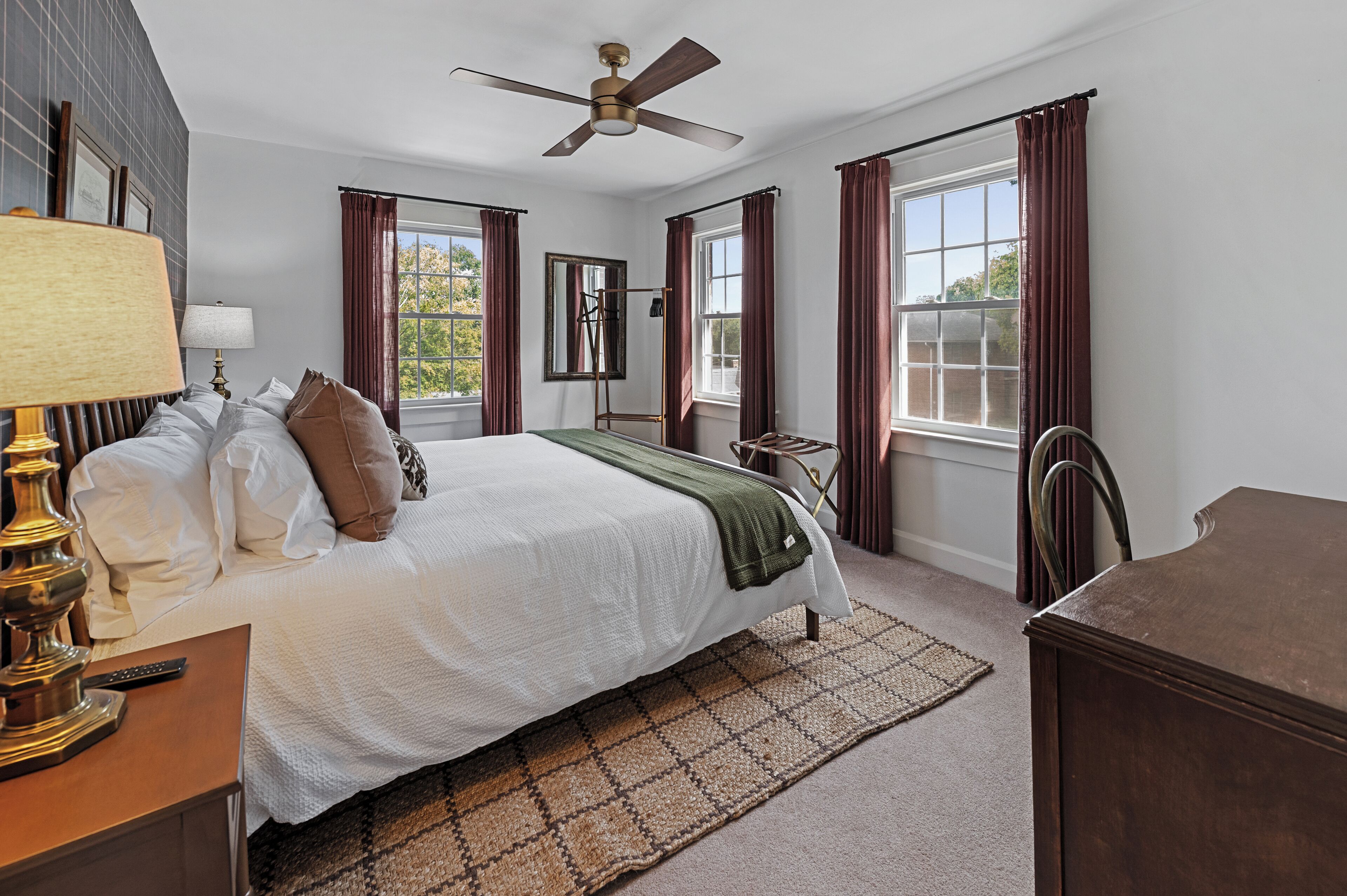 4 Schlafzimmer, Schreibtisch, Bügeleisen/Bügelbrett, kostenloses WLAN